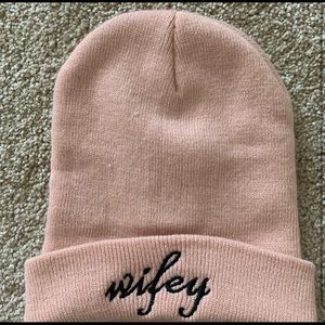 beanie (cream color)